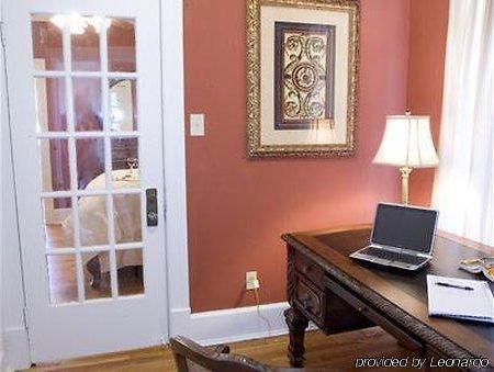 Robinwood Bed And Breakfast Little Rock Room photo