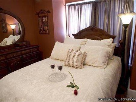 Robinwood Bed And Breakfast Little Rock Room photo